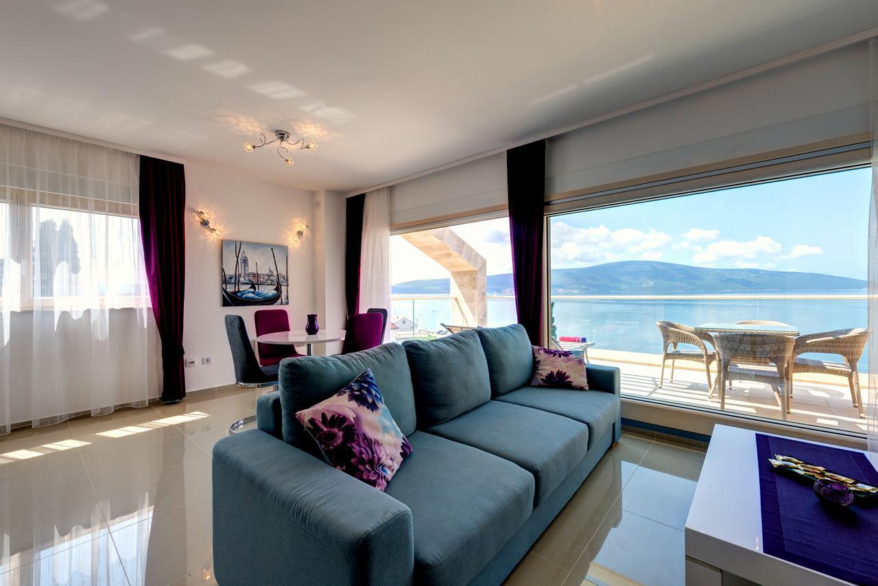 Apartments Villa Adriatic ティヴァト エクステリア 写真