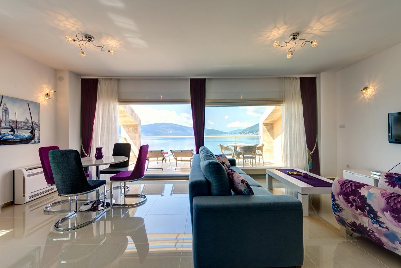 Apartments Villa Adriatic ティヴァト エクステリア 写真