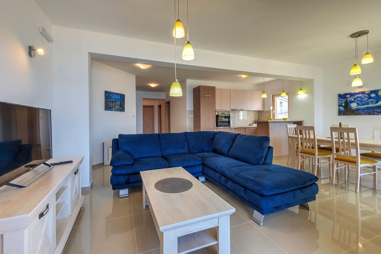 Apartments Villa Adriatic ティヴァト エクステリア 写真